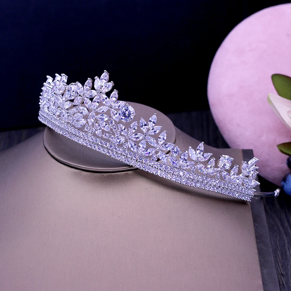 Fashion New Arrival Sparkly Cubic Zircon Tiaras And Crown Women Bridal Hair Accessories Quinceanera Pageant Tiara C-40
Fashion New Arrival Sparkly Cubic Zircon Tiaras And Crown Women Bridal Hair Accessories Quinceanera Pageant Tiara C-40