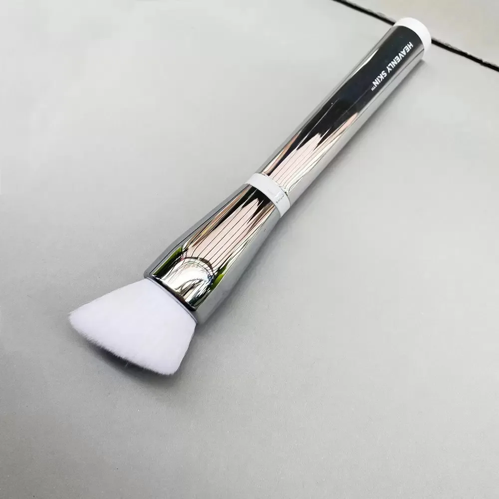 Heavenly CC Skin-Smoothing Complexion Brush #704 - Qualitied Makeup Cosmetics Beauty Tools
Heavenly CC Skin-Smoothing Complexion Brush #704 - Qualitied Makeup Cosmetics Beauty Tools