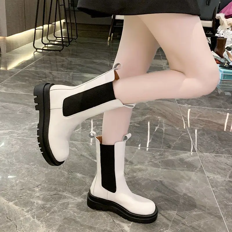 2021 Fashion Women's Boots Lace Up Calf Round Head Women's Martin Boots Black Mid Heel Square Heel PU Women Shoes Four Seasons
2021 Fashion Women's Boots Lace Up Calf Round Head Women's Martin Boots Black Mid Heel Square Heel PU Women Shoes Four Seasons