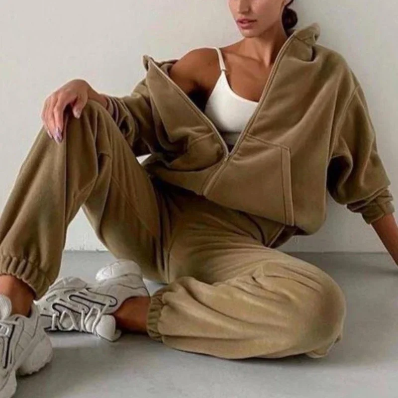 Новинка Осень-зима 2023 модные однотонные женские брюки из двух предметов модный спортивный свитер с длинными рукавами для отдыха
Новинка Осень-зима 2023 модные однотонные женские брюки из двух предметов модный спортивный свитер с длинными рукавами для отдыха