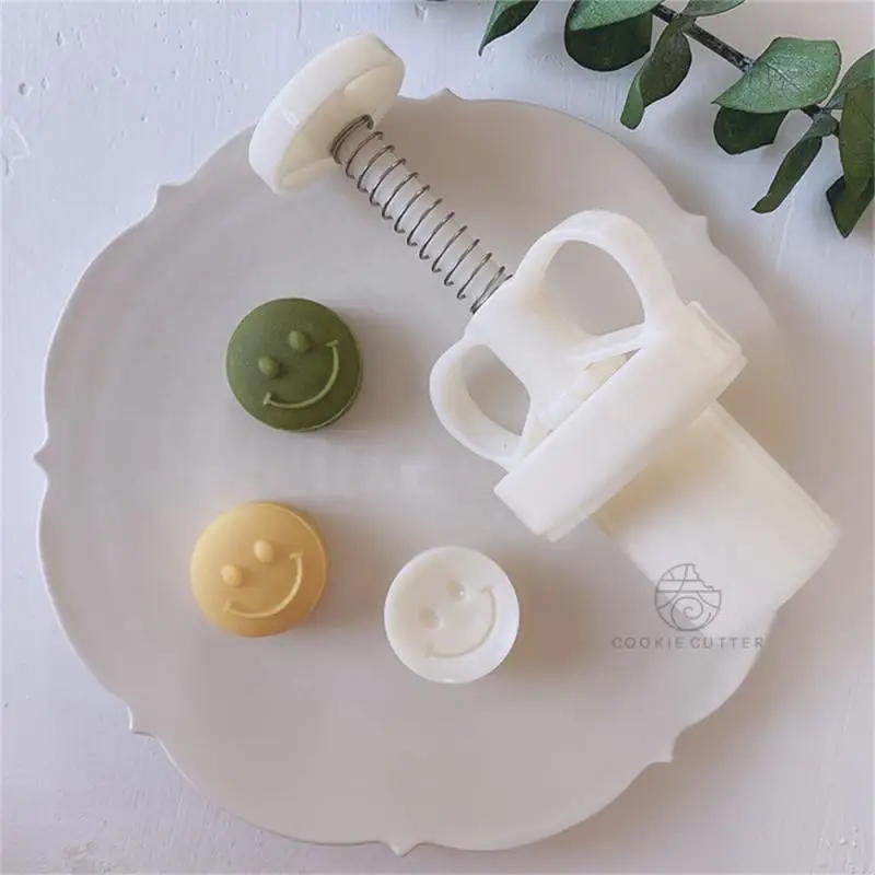 Mung Bean Cake Mold Mini Crisp High Quality Material Beautiful And Practical High Quality Fine Workmanship Household Products 
Mung Bean Cake Mold Mini Crisp High Quality Material Beautiful And Practical High Quality Fine Workmanship Household Products