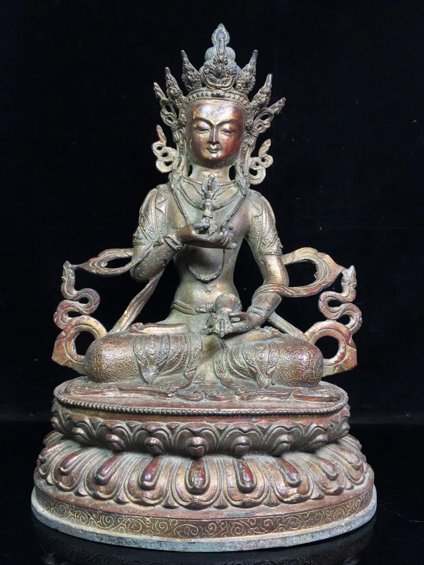 13" Chinese Folk Collection Old Bronze Cinnabar mud gold Vajrasattva lotus platform Amitabha Sitting Buddha Town house Exorcism
13" Chinese Folk Collection Old Bronze Cinnabar mud gold Vajrasattva lotus platform Amitabha Sitting Buddha Town house Exorcism