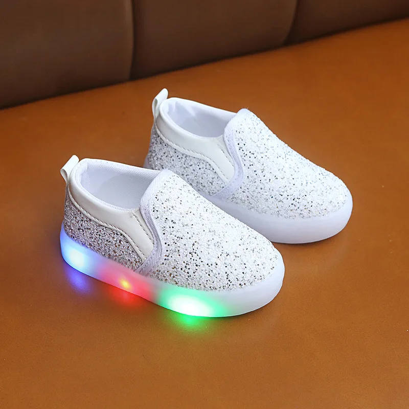 2022 New Children's Shoes Fashion Sequins with Lights Children's Shoes New Leisure Sports Breathable
2022 New Children's Shoes Fashion Sequins with Lights Children's Shoes New Leisure Sports Breathable