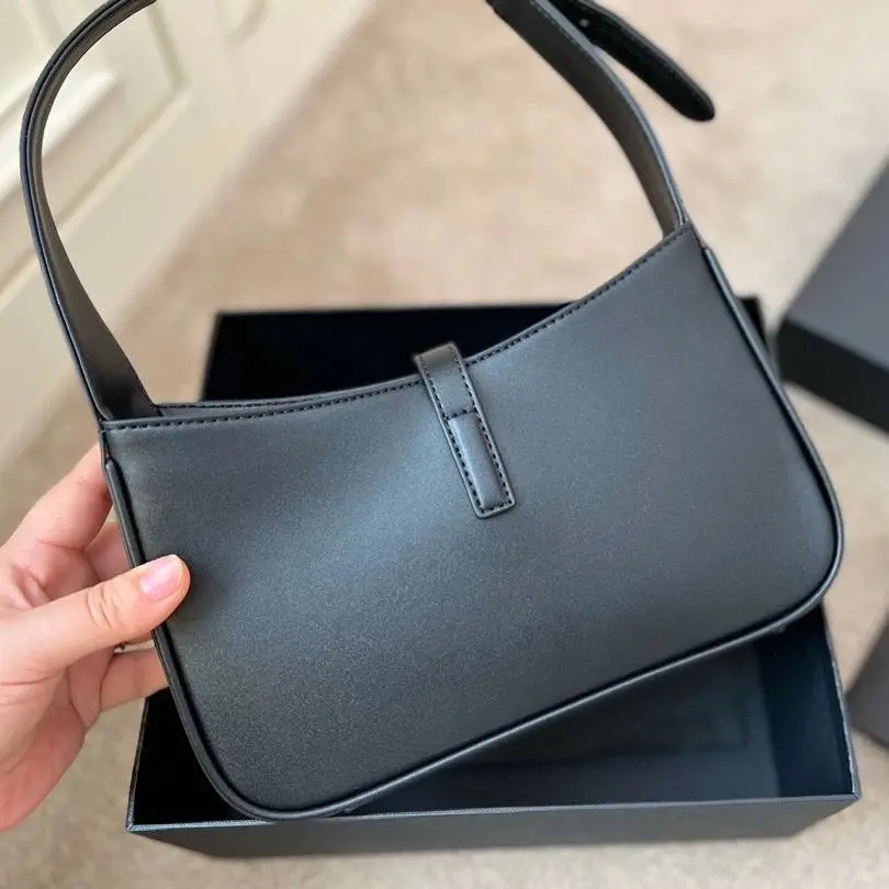 High Quality Genuine Leather Ladies Messenger Bags Half Moon Design Hobo Bags For Women Underarm Bag
High Quality Genuine Leather Ladies Messenger Bags Half Moon Design Hobo Bags For Women Underarm Bag