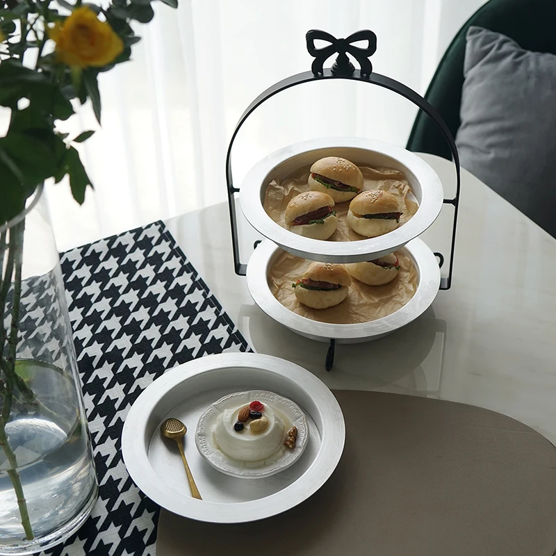 Винтажная Серебряная витрина для кексов и десертов, двухуровневые подставки для ресторанов, отелей, декоративные подставки для фруктов, по...
Винтажная Серебряная витрина для кексов и десертов, двухуровневые подставки для ресторанов, отелей, декоративные подставки для фруктов, по...