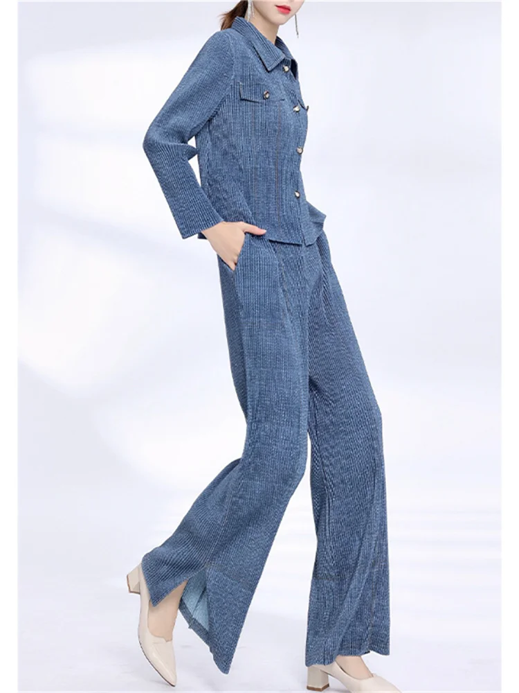 Rosbinna Miyake Suit Women 2023 Autumn Casual Fashion Simple High-End Pleated Top Straight Nine-Point Pants Women 2 Piece Set
Rosbinna Miyake Suit Women 2023 Autumn Casual Fashion Simple High-End Pleated Top Straight Nine-Point Pants Women 2 Piece Set