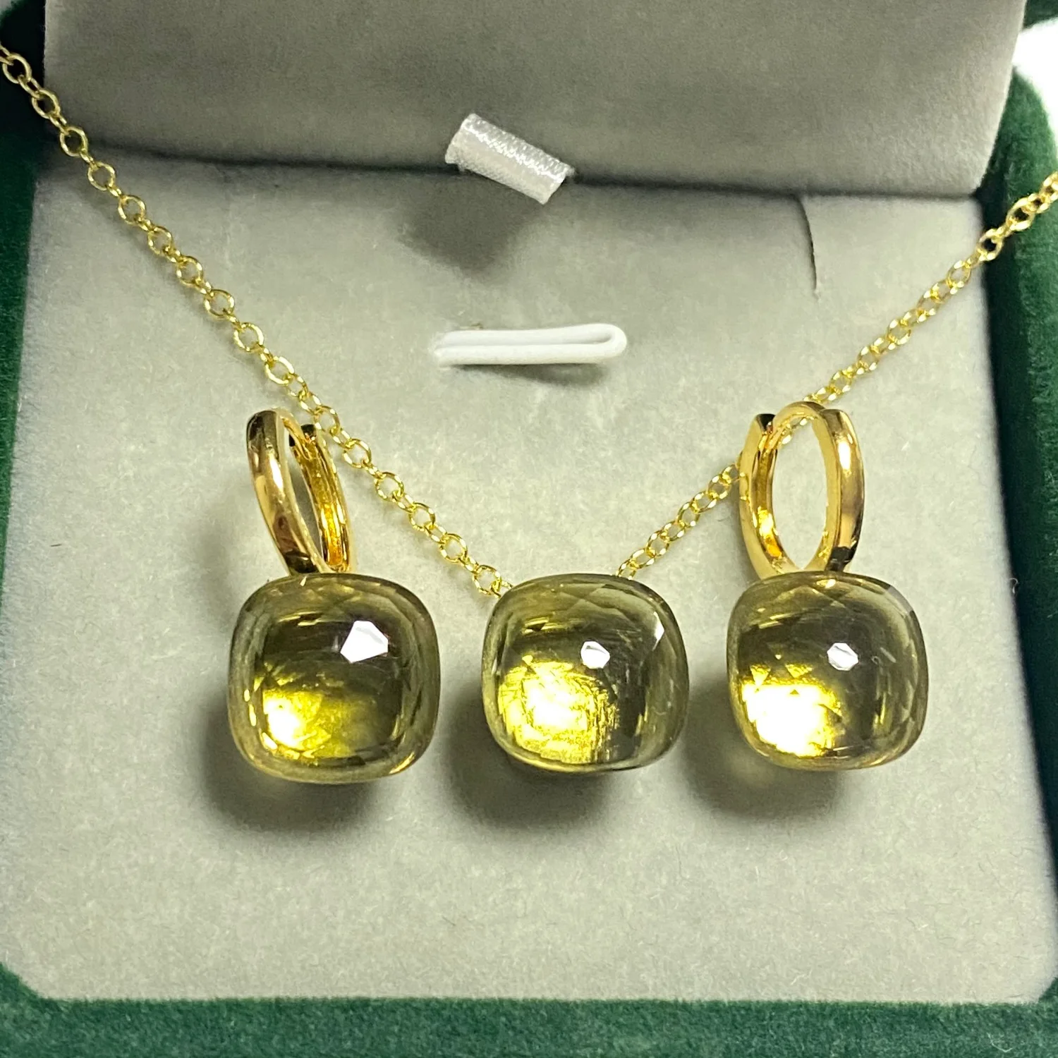 Classic Jewelry Set For Women 11.6mm Crystal Earrings Necklace 2Pcs/Set 13Colors Crystal Candy Jewelry Square Candy Earrings
Classic Jewelry Set For Women 11.6mm Crystal Earrings Necklace 2Pcs/Set 13Colors Crystal Candy Jewelry Square Candy Earrings