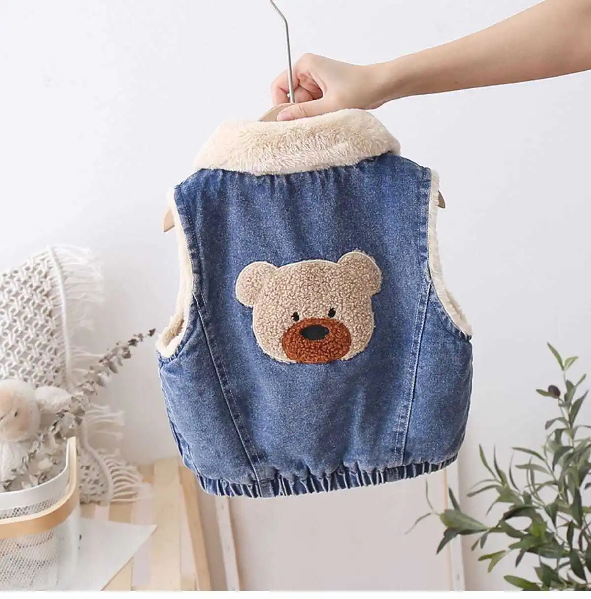 Autumn 2-7Yrs Children's Clothes Waistcoat Plush Thickened Warm Cartoon Vest For Girls Boys Lapel Cowboy Jacket Kids Denim Vest
Autumn 2-7Yrs Children's Clothes Waistcoat Plush Thickened Warm Cartoon Vest For Girls Boys Lapel Cowboy Jacket Kids Denim Vest