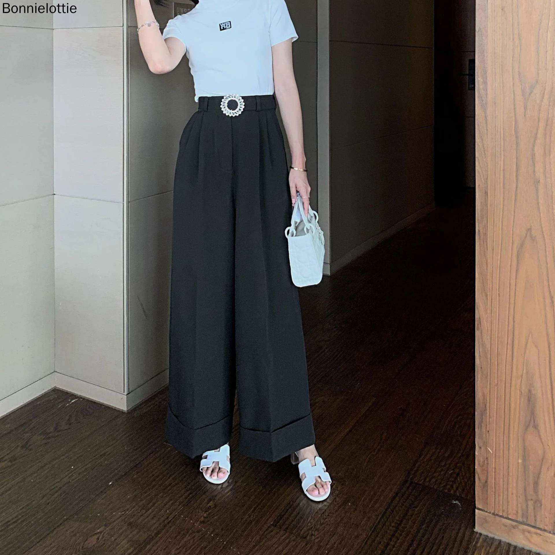 2022 Autumn Women High Waist Pants OL Wide Leg Pants Korean Design Adjusted Diamond Buckle Belt High Quality Luxury Party Wear
2022 Autumn Women High Waist Pants OL Wide Leg Pants Korean Design Adjusted Diamond Buckle Belt High Quality Luxury Party Wear