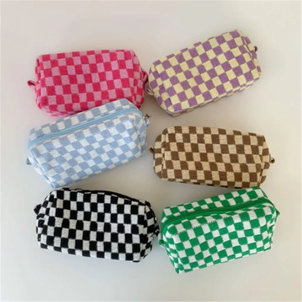 Retro Velvet Cosmetic Bag Women's Large Capacity Zipper Make Up Storage Clutch Portable Travel Storage Bags Students Pencil Case
Retro Velvet Cosmetic Bag Women's Large Capacity Zipper Make Up Storage Clutch Portable Travel Storage Bags Students Pencil Case