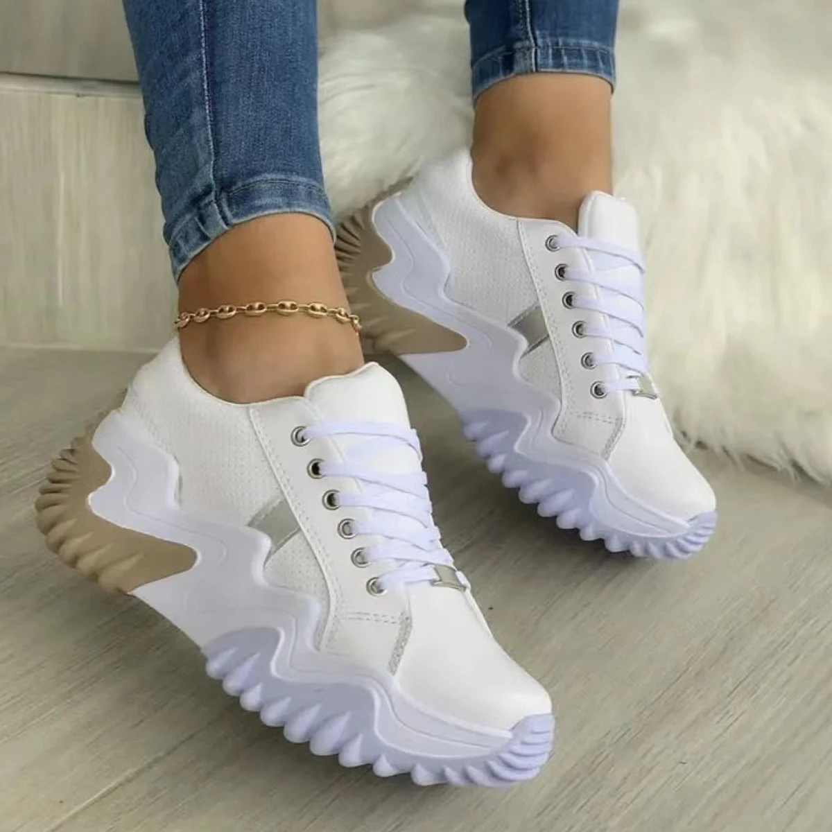 Women Vulcanize Shoes Lace-Up Casual Shoes 2022 Autumn Breathable Sneakers Ladies Solid Color Platform Outdoor Walking Sneakers
Women Vulcanize Shoes Lace-Up Casual Shoes 2022 Autumn Breathable Sneakers Ladies Solid Color Platform Outdoor Walking Sneakers