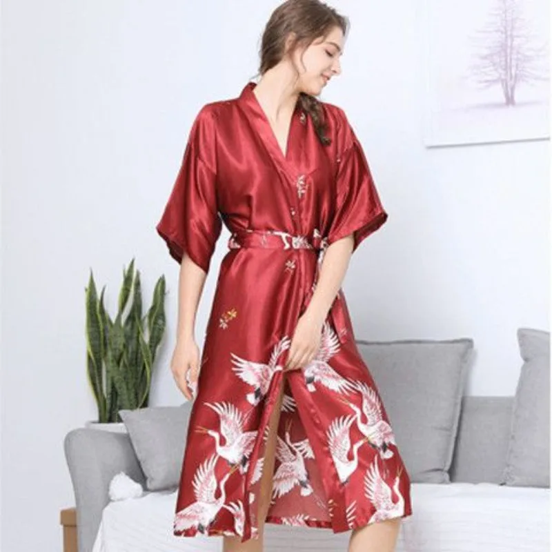 Pajama Girl 2023 New Summer Ice Silk Nightwear Pyjamas Large Size Bathrobe Spring Autumn nightdress Bride Wedding Morning Robe
Pajama Girl 2023 New Summer Ice Silk Nightwear Pyjamas Large Size Bathrobe Spring Autumn nightdress Bride Wedding Morning Robe