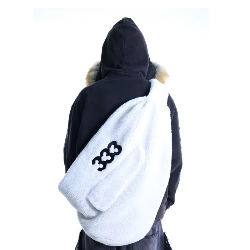 Флисовая сумка через плечо Y2K, крутая модная универсальная сумка на молнии с несколькими карманами, вместительная, для мужчин и женщин
Флисовая сумка через плечо Y2K, крутая модная универсальная сумка на молнии с несколькими карманами, вместительная, для мужчин и женщин