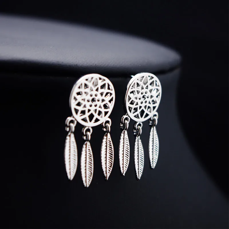 Vintage Silver Color Hollow Stud Earrings for Women Dream Catcher Fashion Feather Tassel Dangle Earring Wedding Party Jewelry
Vintage Silver Color Hollow Stud Earrings for Women Dream Catcher Fashion Feather Tassel Dangle Earring Wedding Party Jewelry