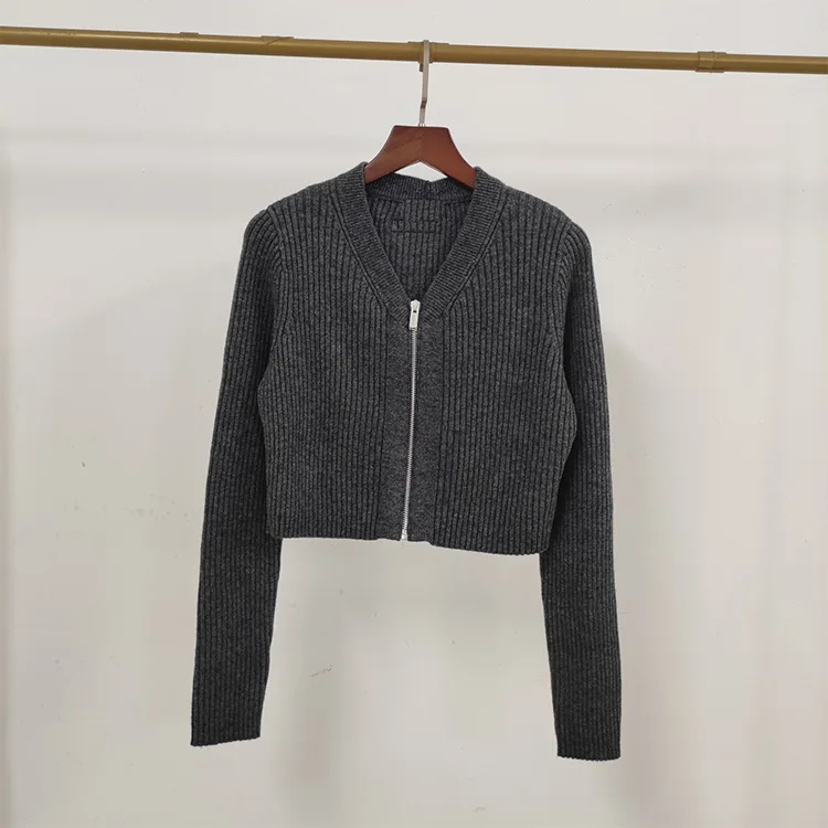 Fashion Classic Trendy luxury design 2022 New Products In Spring Dark Grey Short Knit Cardigan for Women
Fashion Classic Trendy luxury design 2022 New Products In Spring Dark Grey Short Knit Cardigan for Women