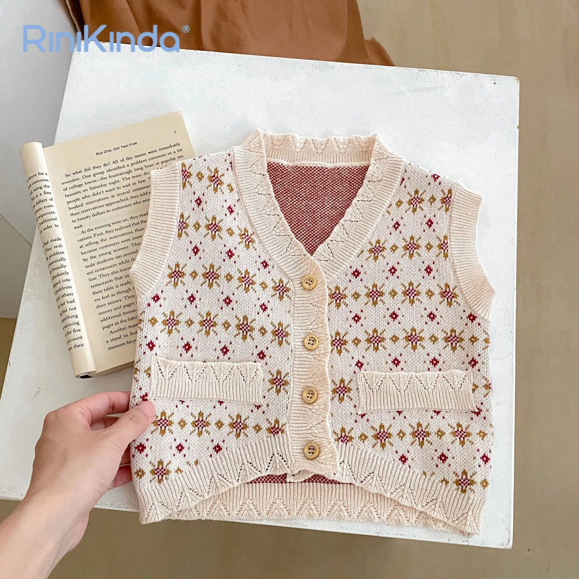 Autumn Winter Baby Vest 2023 New Girls Waistcoat Sleeveless Knitted Outerwear Vest for Girl Kids Toddler Jackets Vest 
Autumn Winter Baby Vest 2023 New Girls Waistcoat Sleeveless Knitted Outerwear Vest for Girl Kids Toddler Jackets Vest