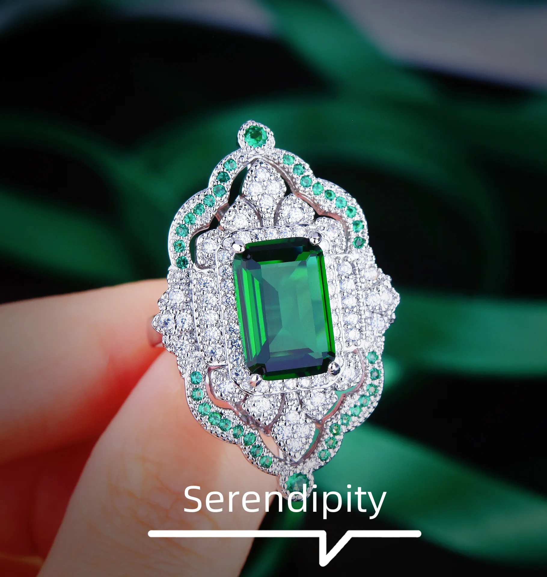 BLACK ANGEL New Silver Color Temperament Jewelry Emerald Open Ring for Women Royal Banquet Accessory Luxury Big Green Zircon
BLACK ANGEL New Silver Color Temperament Jewelry Emerald Open Ring for Women Royal Banquet Accessory Luxury Big Green Zircon