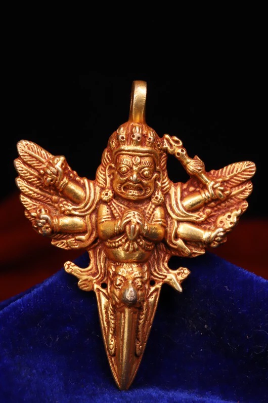 Retro Tibetan Bronze Body Hand Knocked Carved Gilded Six armed Roc Gold winged Bird Pendant Buddha Bead Necklace Pendant
Retro Tibetan Bronze Body Hand Knocked Carved Gilded Six armed Roc Gold winged Bird Pendant Buddha Bead Necklace Pendant
