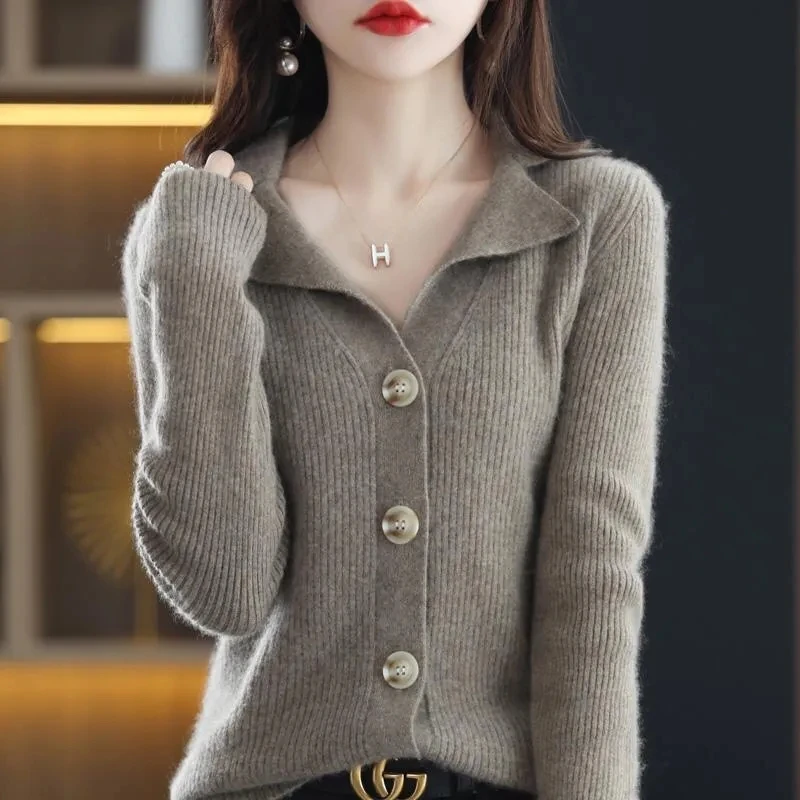 2023 new Spring And Autumn New Style Suit Collar Knitted Cardigan Women's V-neck Solid Color Fashion Casual Women's Sweater Coat
2023 new Spring And Autumn New Style Suit Collar Knitted Cardigan Women's V-neck Solid Color Fashion Casual Women's Sweater Coat