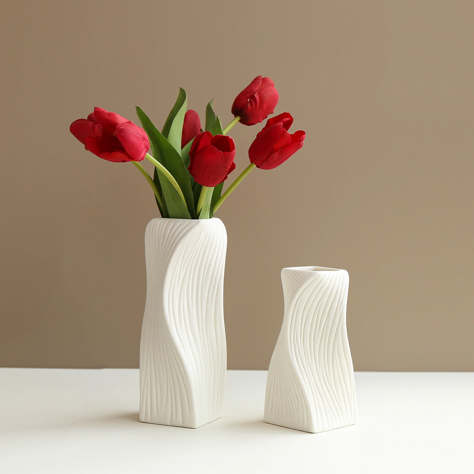 Simple Japanese Ceramic Vase Decorations, Living Room Flower Arrangements, Homestay Restaurants, Tabletop, and Porch Decorations
Simple Japanese Ceramic Vase Decorations, Living Room Flower Arrangements, Homestay Restaurants, Tabletop, and Porch Decorations