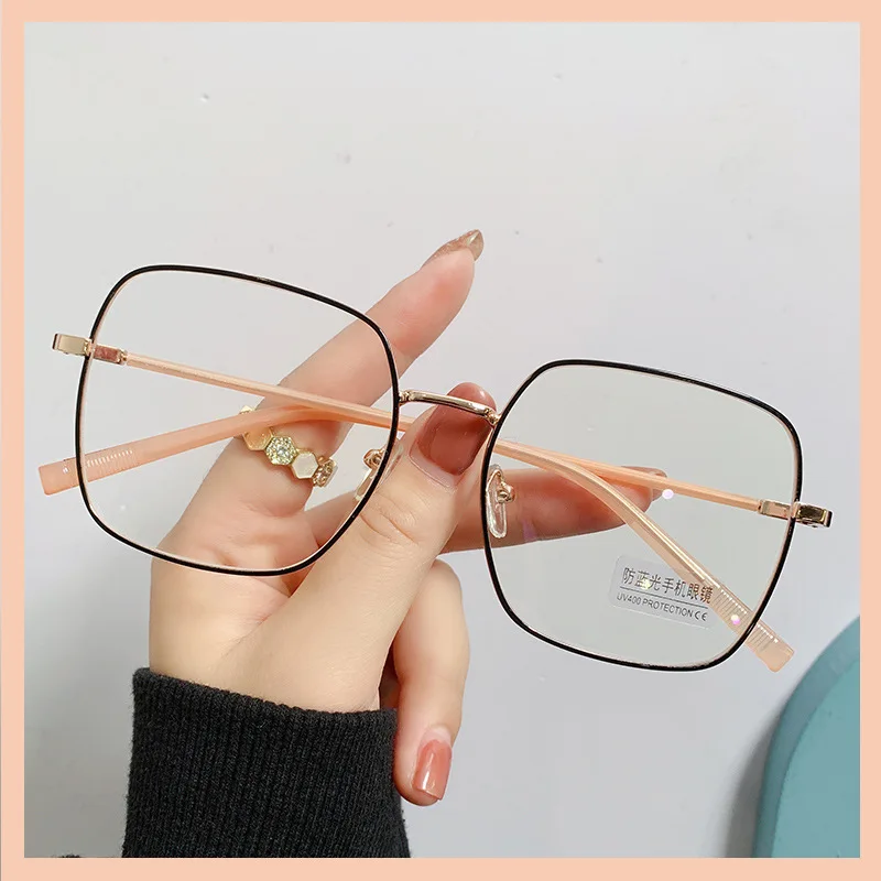 Rhinestone Anti Blue Light Women Retro Glasses Flat Mirror Super Fine Metal Frame Decorative Computer Goggles gafas de sol
Rhinestone Anti Blue Light Women Retro Glasses Flat Mirror Super Fine Metal Frame Decorative Computer Goggles gafas de sol
