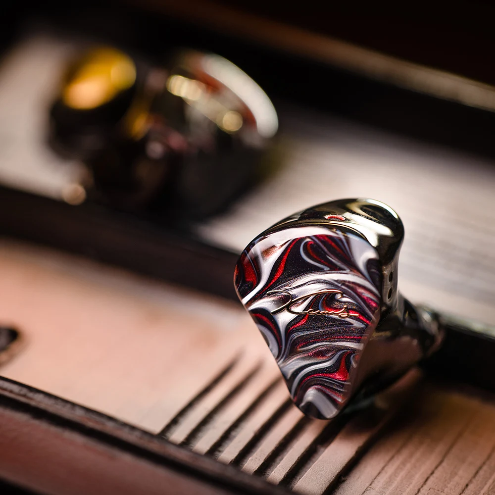 Mangird XENNS UP 2 Electrostatic Driver+4BA+1DD Hybrid Driver In-ear Earphone Detachable 0.78mm 2Pin 6N OCC Silver-plated Cable
Mangird XENNS UP 2 Electrostatic Driver+4BA+1DD Hybrid Driver In-ear Earphone Detachable 0.78mm 2Pin 6N OCC Silver-plated Cable