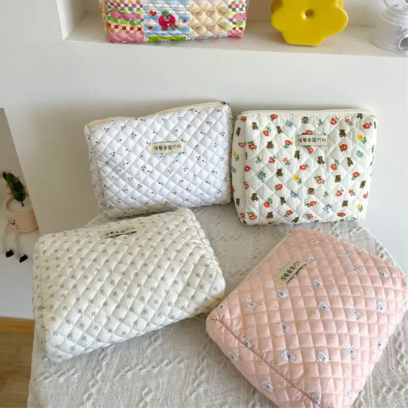Widening Makeup Bag Mommy Bags Zipper Design Wear-resistant Cute Storage Bag Make Up Case Durable Baby Diaper Bags Cosmetic Bag
Widening Makeup Bag Mommy Bags Zipper Design Wear-resistant Cute Storage Bag Make Up Case Durable Baby Diaper Bags Cosmetic Bag