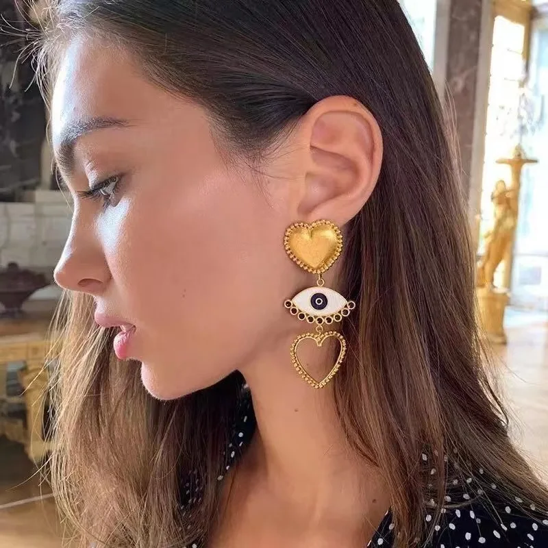 Ladies Personality Love Alloy Drip Stud Earrings Devil's Eye Fashion Black and White Lady Party Earrings
Ladies Personality Love Alloy Drip Stud Earrings Devil's Eye Fashion Black and White Lady Party Earrings