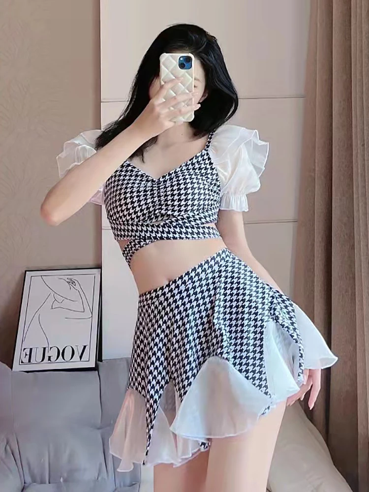 Women's Swimsuit 2022 New Plaid Hollow Out Short Sleeve Pure Desire Star Same Style Split Swimwear Bikini Two Piece Suit Ladies
Women's Swimsuit 2022 New Plaid Hollow Out Short Sleeve Pure Desire Star Same Style Split Swimwear Bikini Two Piece Suit Ladies