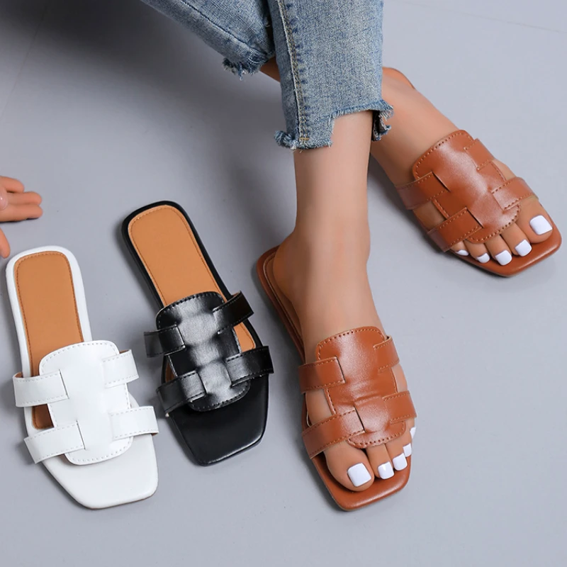 Plus Size 35-43 Flat Slippers Women Slippers 2022 New Chain Square Toe Flat Shoes Women Sandalias Zapatos De Mujer Black Slides 
Plus Size 35-43 Flat Slippers Women Slippers 2022 New Chain Square Toe Flat Shoes Women Sandalias Zapatos De Mujer Black Slides