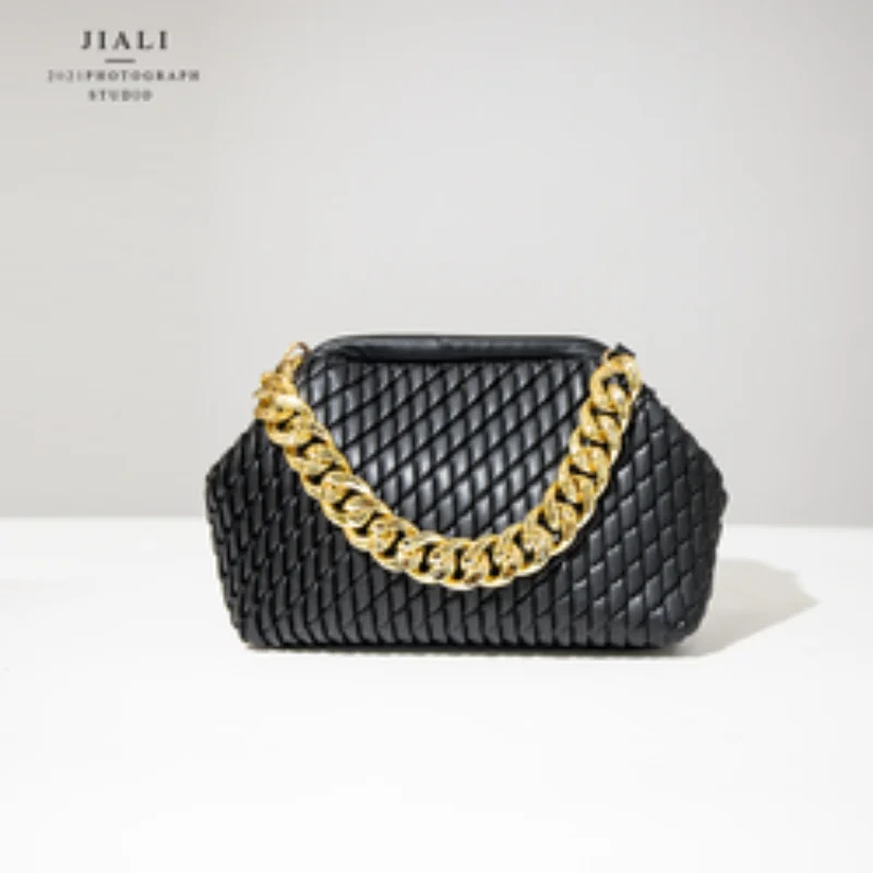 ZD675 Wholesale Quality Cheap Chain Custom Logo China Latest Luxury Ladies Designer Colored Handbags Trendy Bags
ZD675 Wholesale Quality Cheap Chain Custom Logo China Latest Luxury Ladies Designer Colored Handbags Trendy Bags