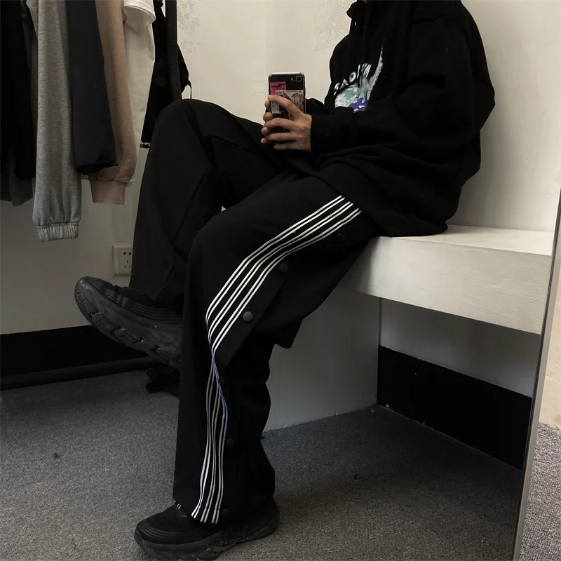 Elastic Waist Spring New High Waist Sweatpants 2022 Casual Trousers With Side Stripe For Men Unisex Black Track Pants
Elastic Waist Spring New High Waist Sweatpants 2022 Casual Trousers With Side Stripe For Men Unisex Black Track Pants