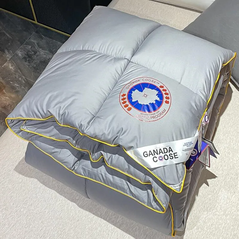 New large goose down quilt pure cotton spring autumn quilt thickened goose down winter quilt warm duck down quilt core comforter
New large goose down quilt pure cotton spring autumn quilt thickened goose down winter quilt warm duck down quilt core comforter