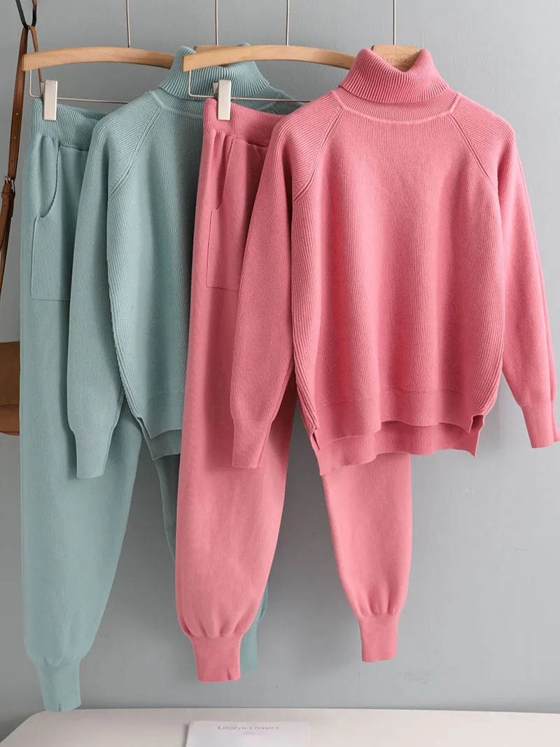 2023 2 Pieces Set Women Knitted Tracksuit Turtleneck Sweater + Carrot Jogging Pants Pullover Sweater Set CHIC Knitted Outwear
2023 2 Pieces Set Women Knitted Tracksuit Turtleneck Sweater + Carrot Jogging Pants Pullover Sweater Set CHIC Knitted Outwear