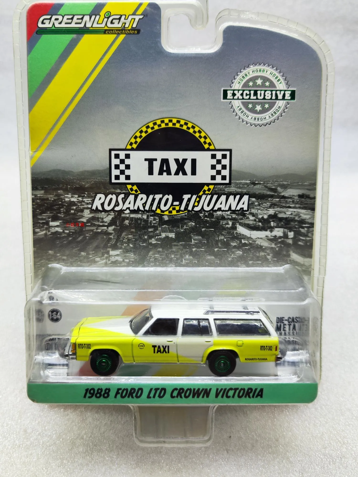 Зеленая фотография 1:64 1988 Ford Crowna Wagon коллекция металлических моделей автомобилей из литого под давлением
Зеленая фотография 1:64 1988 Ford Crowna Wagon коллекция металлических моделей автомобилей из литого под давлением