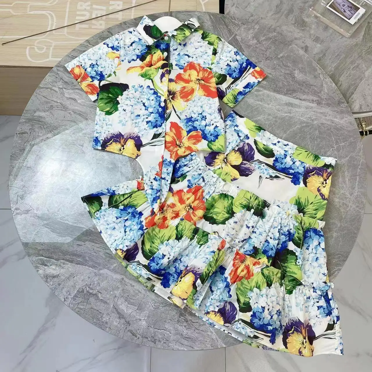 2022 high-end customized summer new children's wear and girls' dress set featuring printed lapel cardigan + high-waisted printed
2022 high-end customized summer new children's wear and girls' dress set featuring printed lapel cardigan + high-waisted printed
