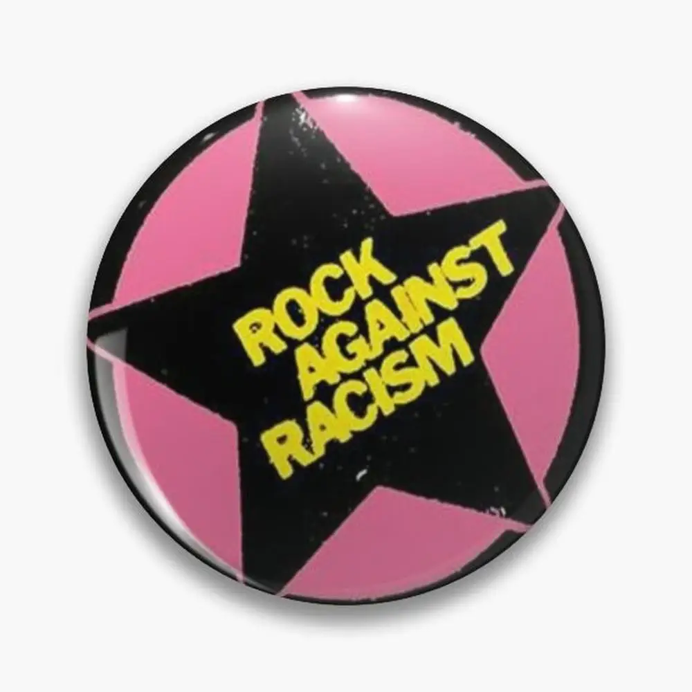 Пластиковая брошь "Rock Against Racism" 
Пластиковая брошь "Rock Against Racism"