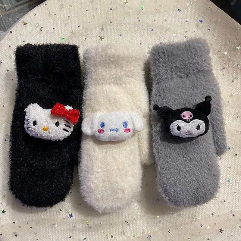 Милые плюшевые перчатки Sanrio Kuromi My Melody Cinnamoroll аниме, Зимние теплые плюшевые перчатки для женщин и студентов, подарки для друзей
Милые плюшевые перчатки Sanrio Kuromi My Melody Cinnamoroll аниме, Зимние теплые плюшевые перчатки для женщин и студентов, подарки для друзей