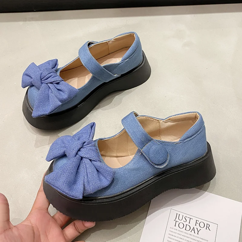 2023 New Sweet Bowtie Platform Mary Janes Women Round Toe Denim Platform Flats Woman Ankle Strap Non-Slip Med Heels Lolita Shoes
2023 New Sweet Bowtie Platform Mary Janes Women Round Toe Denim Platform Flats Woman Ankle Strap Non-Slip Med Heels Lolita Shoes