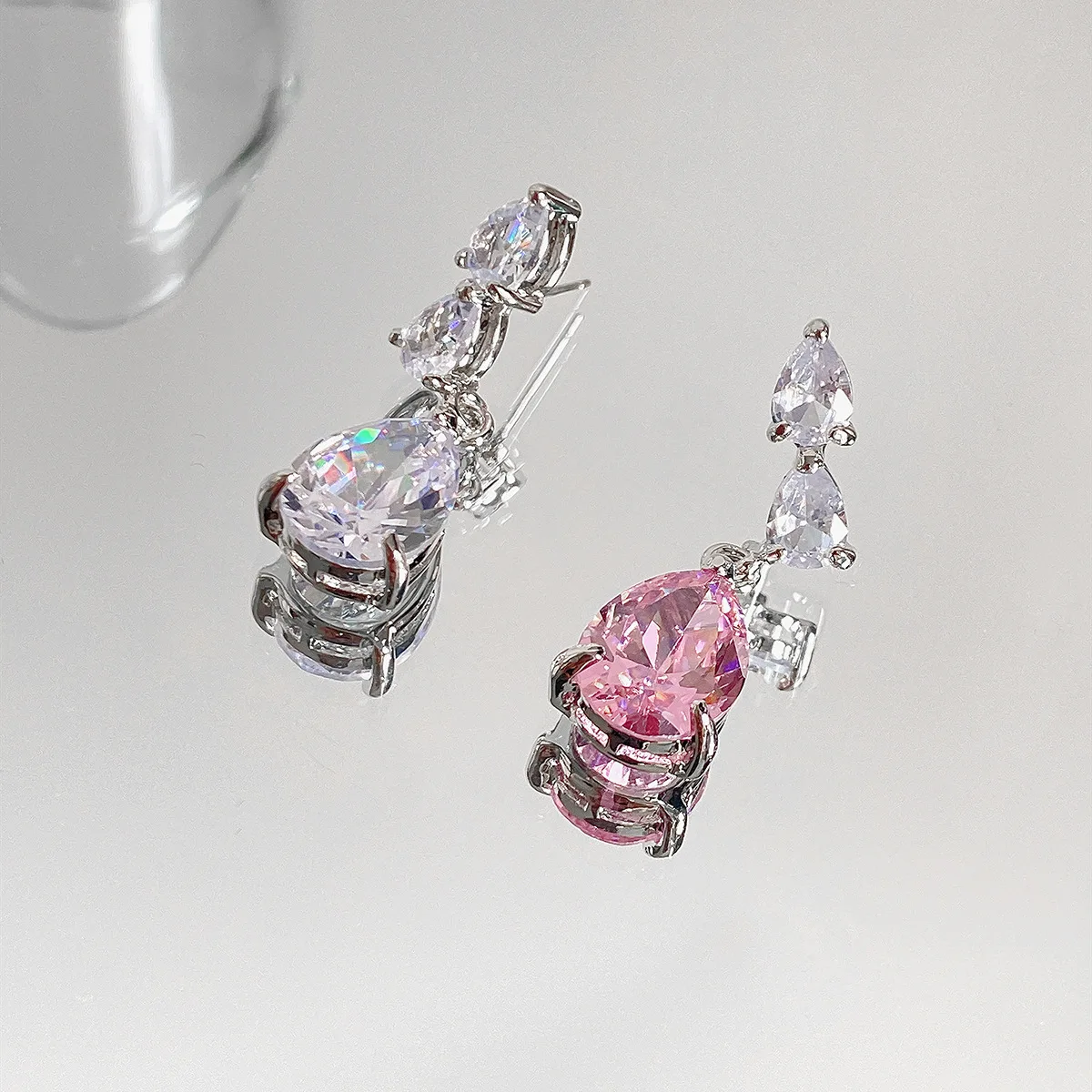 Женские серьги-капельки с цирконом, набор сережек для женщин, роскошная бижутерия, новый год 2023, корейские аксессуары, украшение для пар Y2k
Женские серьги-капельки с цирконом, набор сережек для женщин, роскошная бижутерия, новый год 2023, корейские аксессуары, украшение для пар Y2k