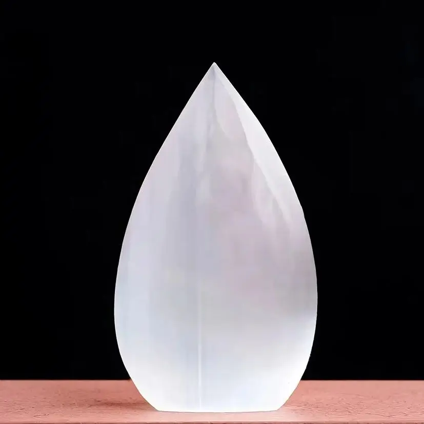 Селенитовый кристалл семи чакр
Селенитовый кристалл семи чакр