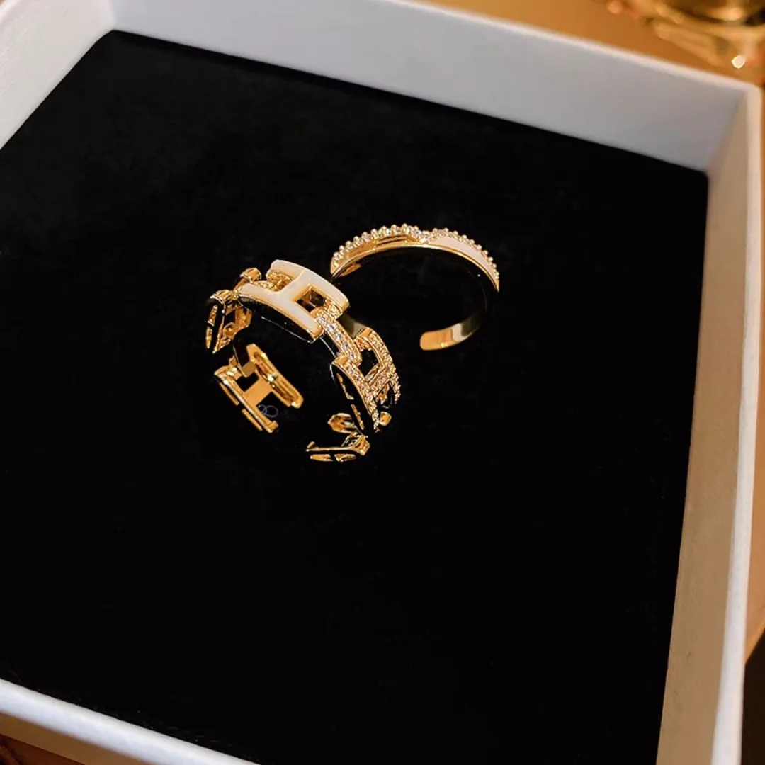 French Premium Fashion Light Luxury Fritillaria Opening Adjustable Zircon Letter Ring Female
French Premium Fashion Light Luxury Fritillaria Opening Adjustable Zircon Letter Ring Female