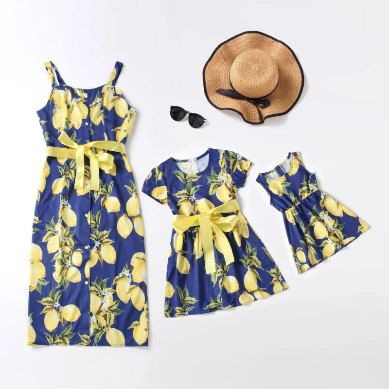 2023 New European and American Fashion Lemon Print Lace-up Dress Mother and Daugher Matching Dress Family Matching Outfits
2023 New European and American Fashion Lemon Print Lace-up Dress Mother and Daugher Matching Dress Family Matching Outfits