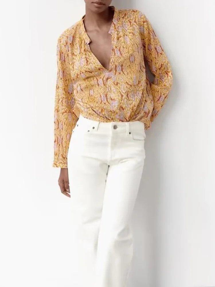 Summer new women's fashion long-sleeved sweet French design sense V-neck all-match loose casual shirt printed shirt
Summer new women's fashion long-sleeved sweet French design sense V-neck all-match loose casual shirt printed shirt