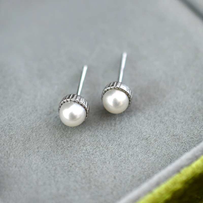 Mini 4-5mm Natural Freshwater Pearl Earring 925 Sterling Silver Korean Style Jewelry for Womens
Mini 4-5mm Natural Freshwater Pearl Earring 925 Sterling Silver Korean Style Jewelry for Womens