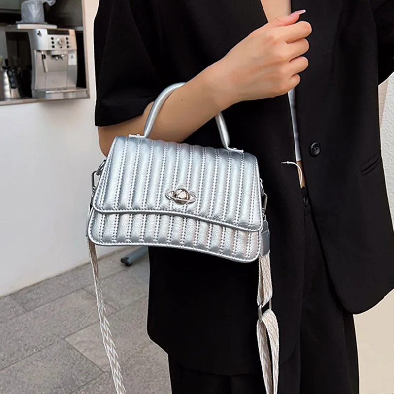 Women Fashoin Luxury Striped Sewing Designer Shoulder Underarm Bag Lady Woman Tote Purses Handbag Satchel Crossbody Dinner Bags
Women Fashoin Luxury Striped Sewing Designer Shoulder Underarm Bag Lady Woman Tote Purses Handbag Satchel Crossbody Dinner Bags