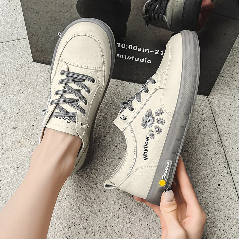 The First Layer of Cowhide Small White Shoes Female 2023 Spring and Summer New Soft Sole Single Shoes Bear Leather Shoes
The First Layer of Cowhide Small White Shoes Female 2023 Spring and Summer New Soft Sole Single Shoes Bear Leather Shoes