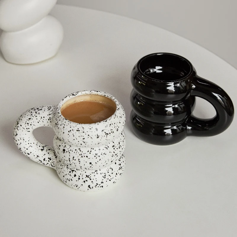 

Креативная чашка для воды, керамическая кружка, кофейные чашки в скандинавском стиле с большой ручной резьбой, Цветная Керамическая кружка,...