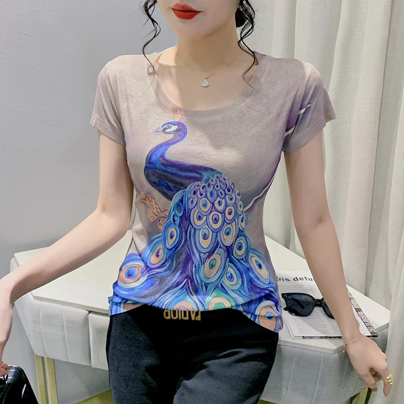 Женская футболка с круглым вырезом, летний пикантный пуловер с принтом павлина и коротким рукавом, модель 2023 в европейском стиле, 32317 
Женская футболка с круглым вырезом, летний пикантный пуловер с принтом павлина и коротким рукавом, модель 2023 в европейском стиле, 32317