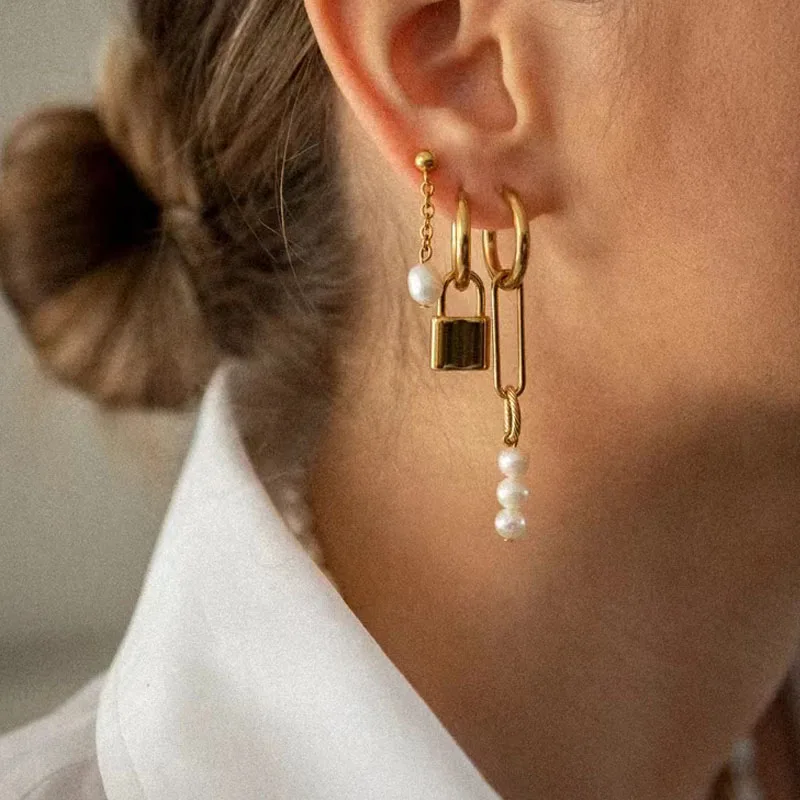 3 Earring / Set Gold Stainless Steel Hoops Jewelry Women Asymmetrical Pearl earrings Copper Alloy Lock Pendant Boucles Doreilles
3 Earring / Set Gold Stainless Steel Hoops Jewelry Women Asymmetrical Pearl earrings Copper Alloy Lock Pendant Boucles Doreilles